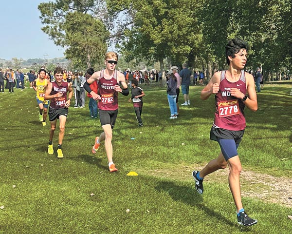 Wolves runners set personal records