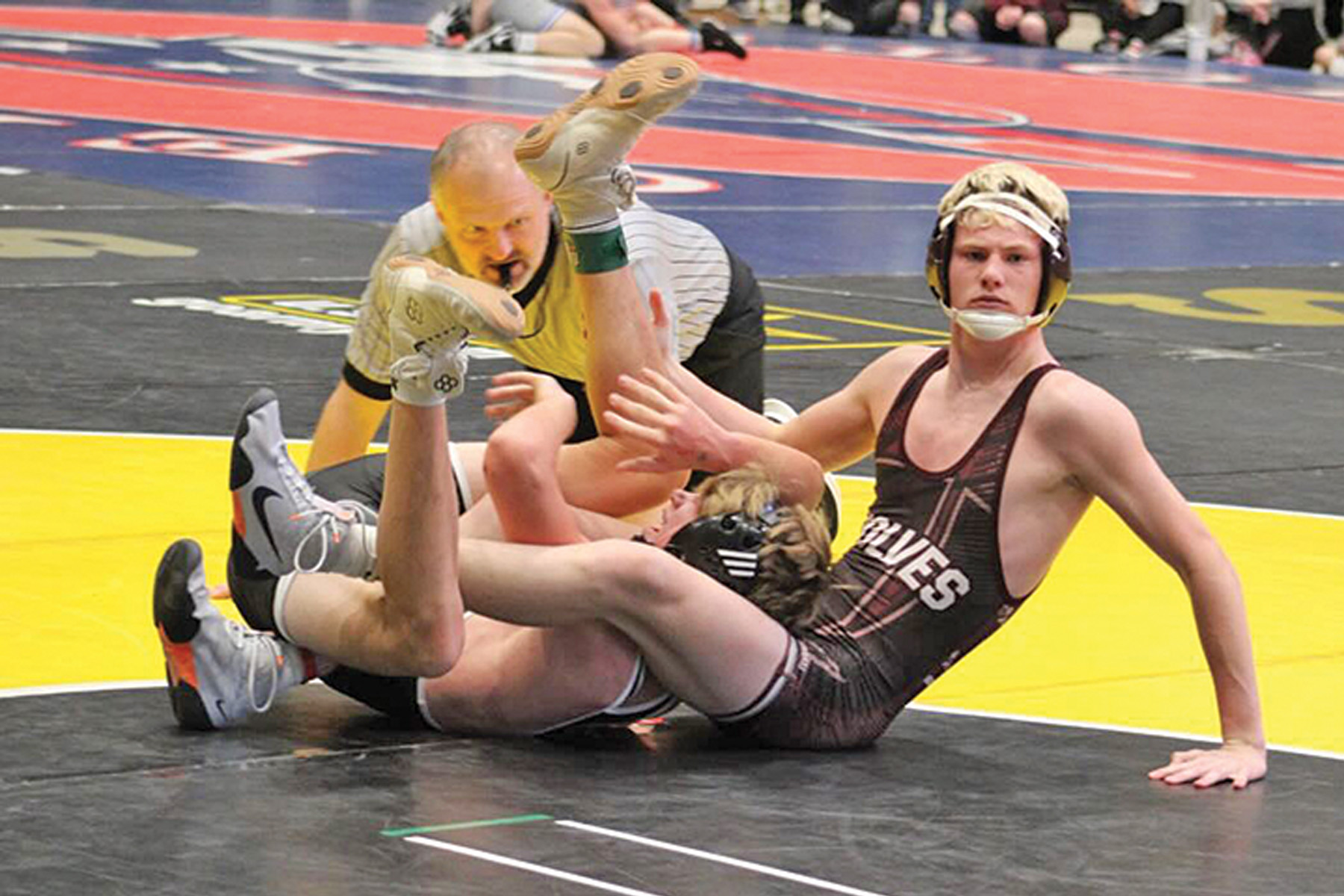 Wolves Grapple to Top-10 at Bismarck Rotary